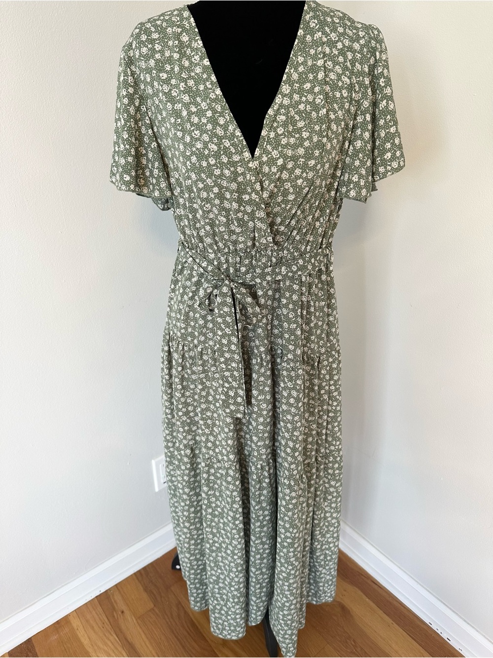 SHEIN Cottagecore Green Floral Wrap Midi Dress with Elastic Tie Waist